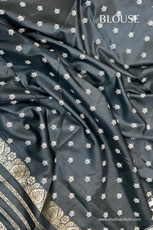 Black and White Figure Print Resham Border Soft Pattu Silk Saree With Blouse