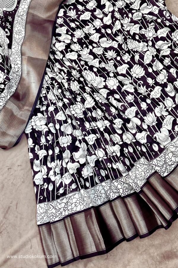 Black and White Figure Print Zari Border Soft Kanchi Pattu Silk Saree With Blouse 2